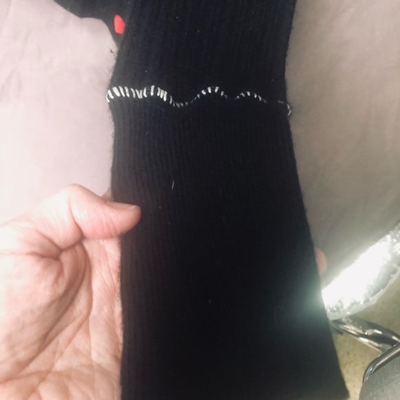 Size S twisted heart 100% cashmere sweater. - Picture 12 of 16